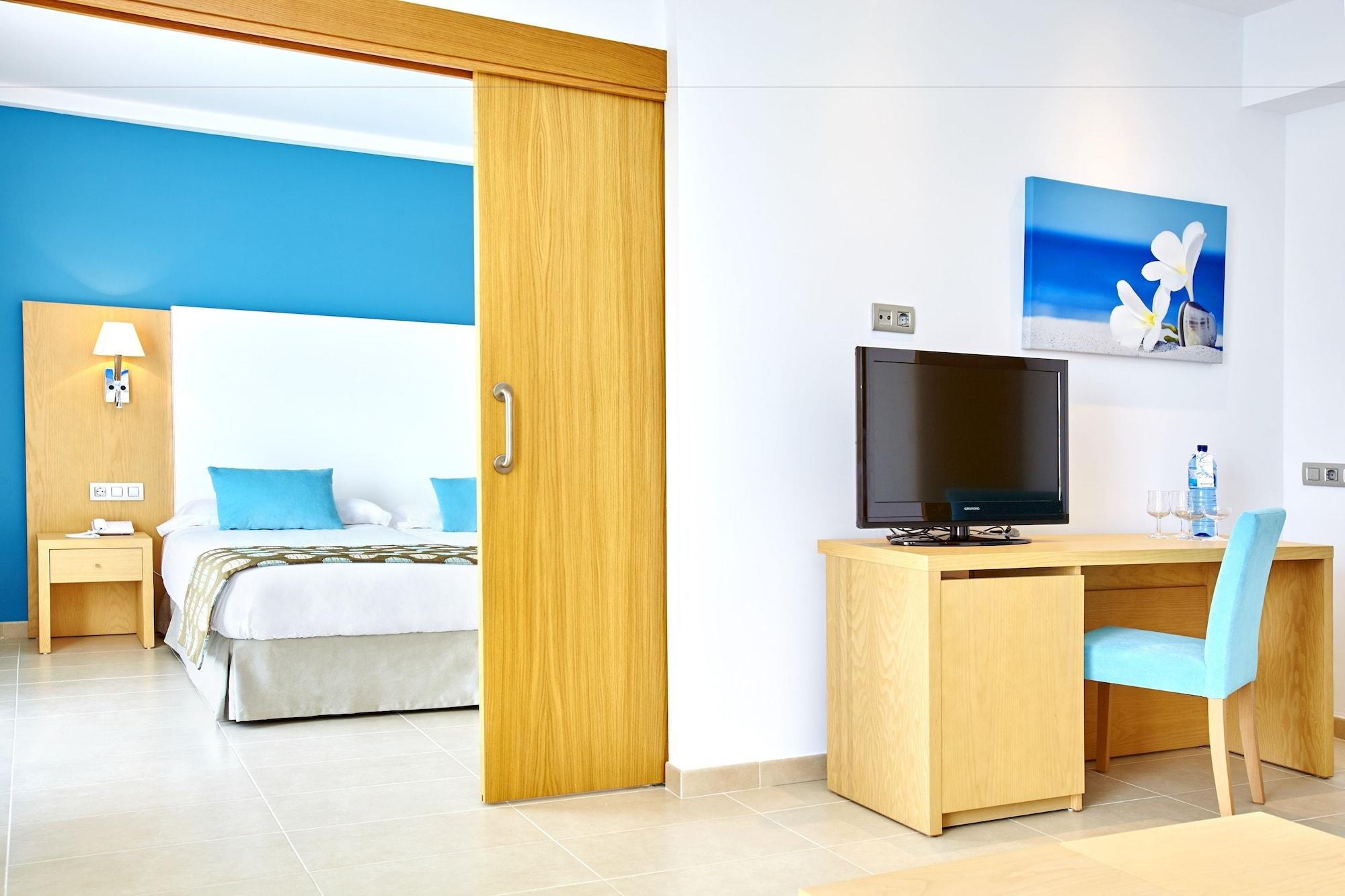 Hotel Universal Marques 4*